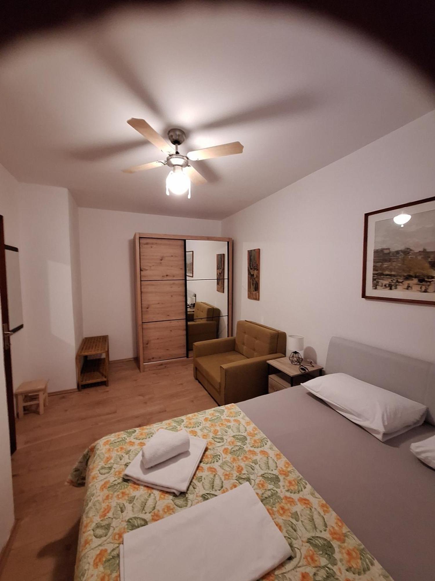 Apartmani Mw , Zuti Apartman Башка Экстерьер фото